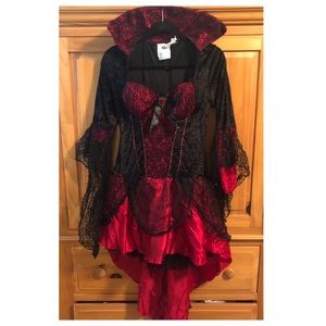 L Vampire Mistress Halloween costume 🦇